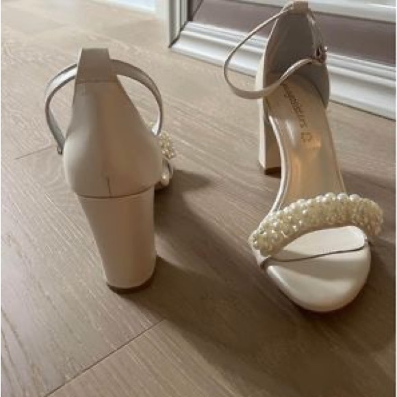 Handmade Ivory Pearl Wedding Shoes - Picture 3 of 5
